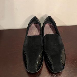 Clarks Everyday Loafers Womens 8 M Leather and Fabric Upper